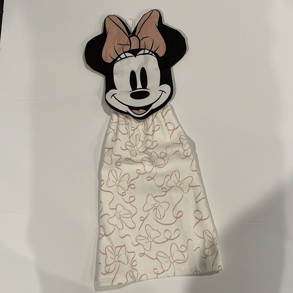 Disney Kitchen Essentials Set - Picture 2 of 11